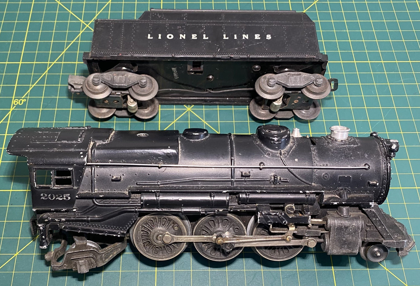 Lionel #2025 Steam Locomotive w/ 6466W Tender