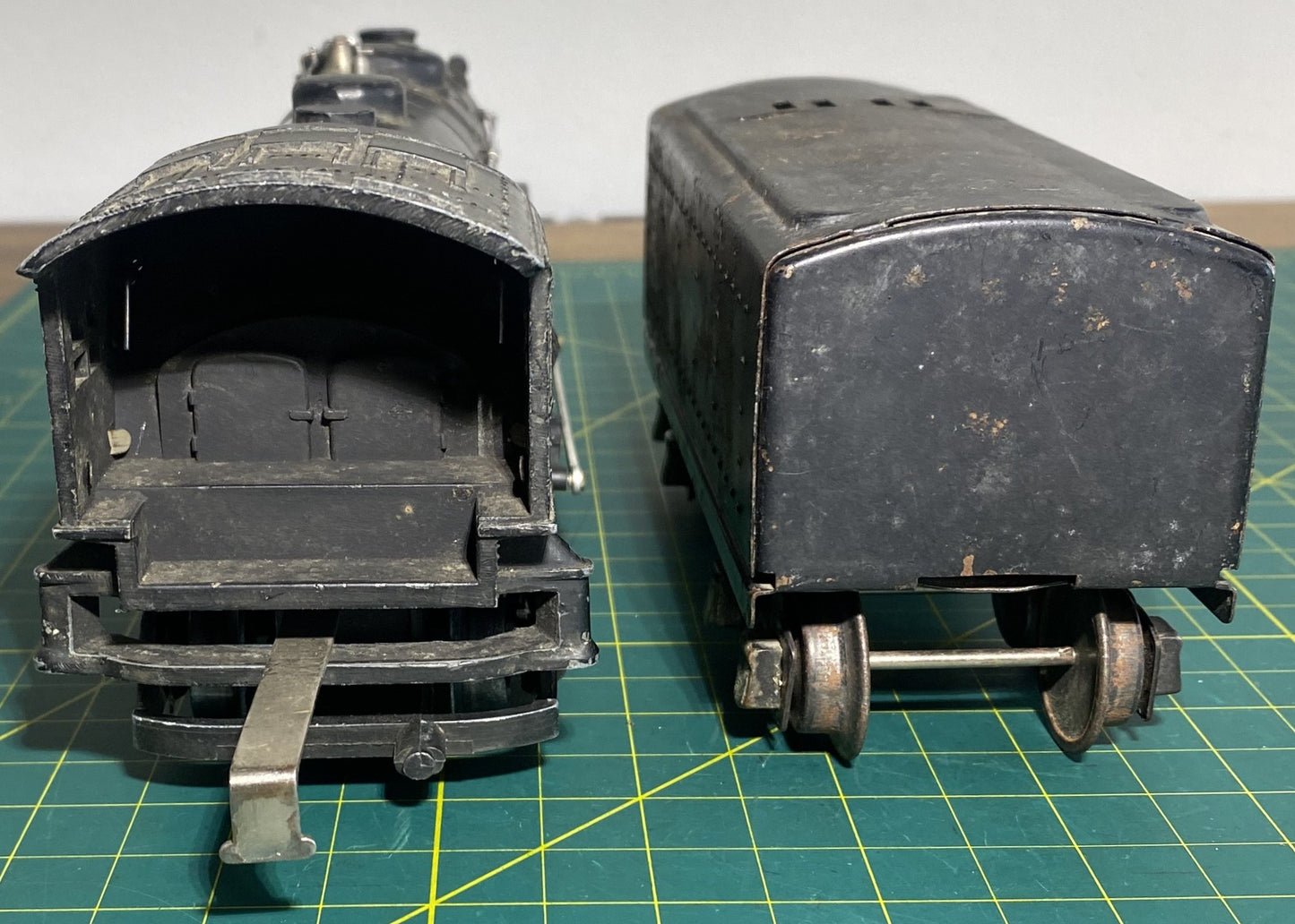 Lionel Post War #1664 Steam Locomotive 1689T Tender