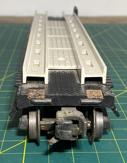 Lionel Post War 6262 Flat Car w/out Load