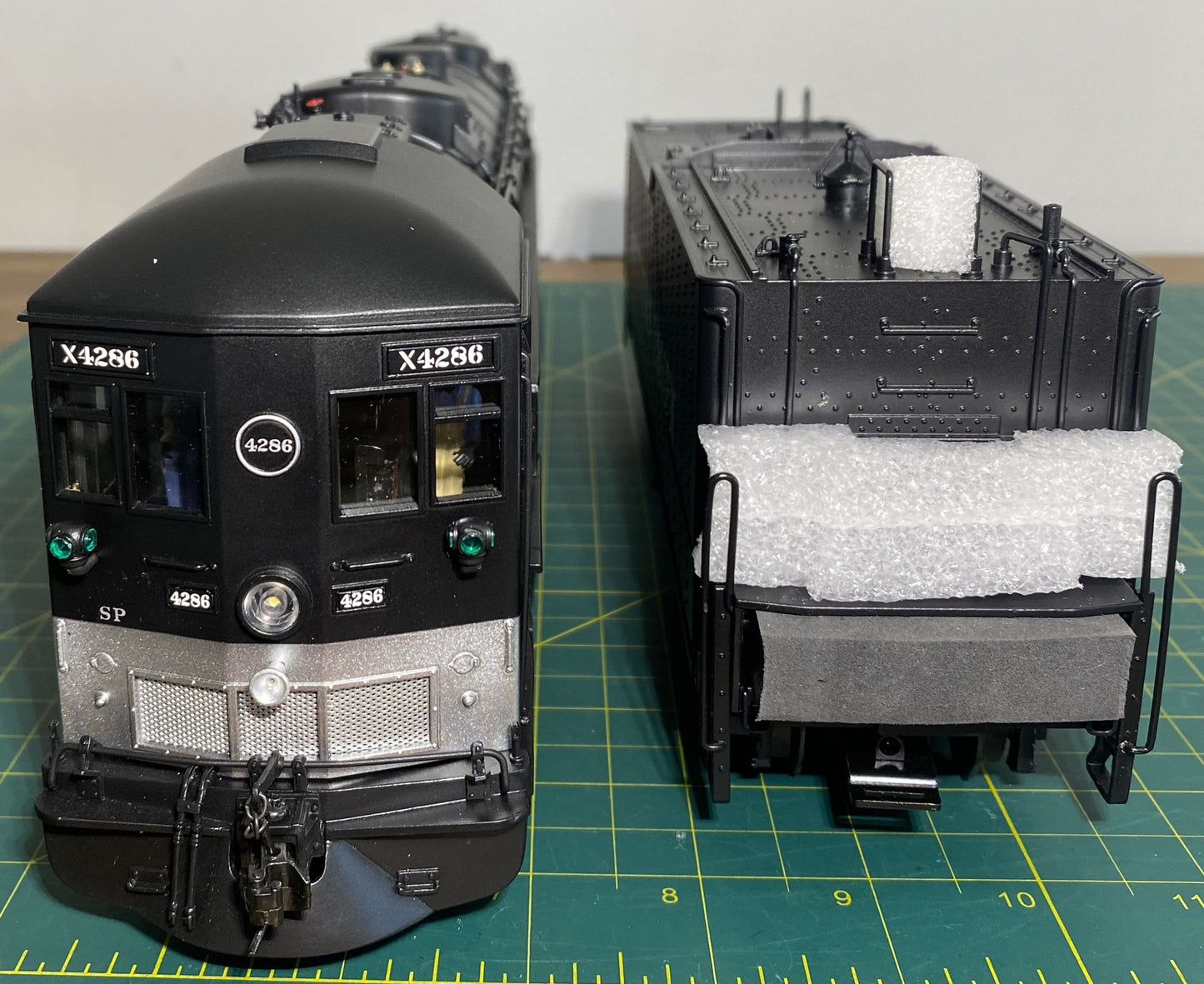 Lionel 6-11464 Southern Pacific AC-12 Cab Forward 4-8-8-2 Steam Locomotive #4286