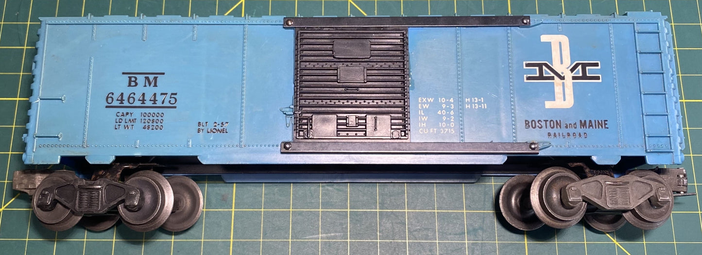 Lionel Post War 6464-475 Boston and Maine Box Car Solid Doors
