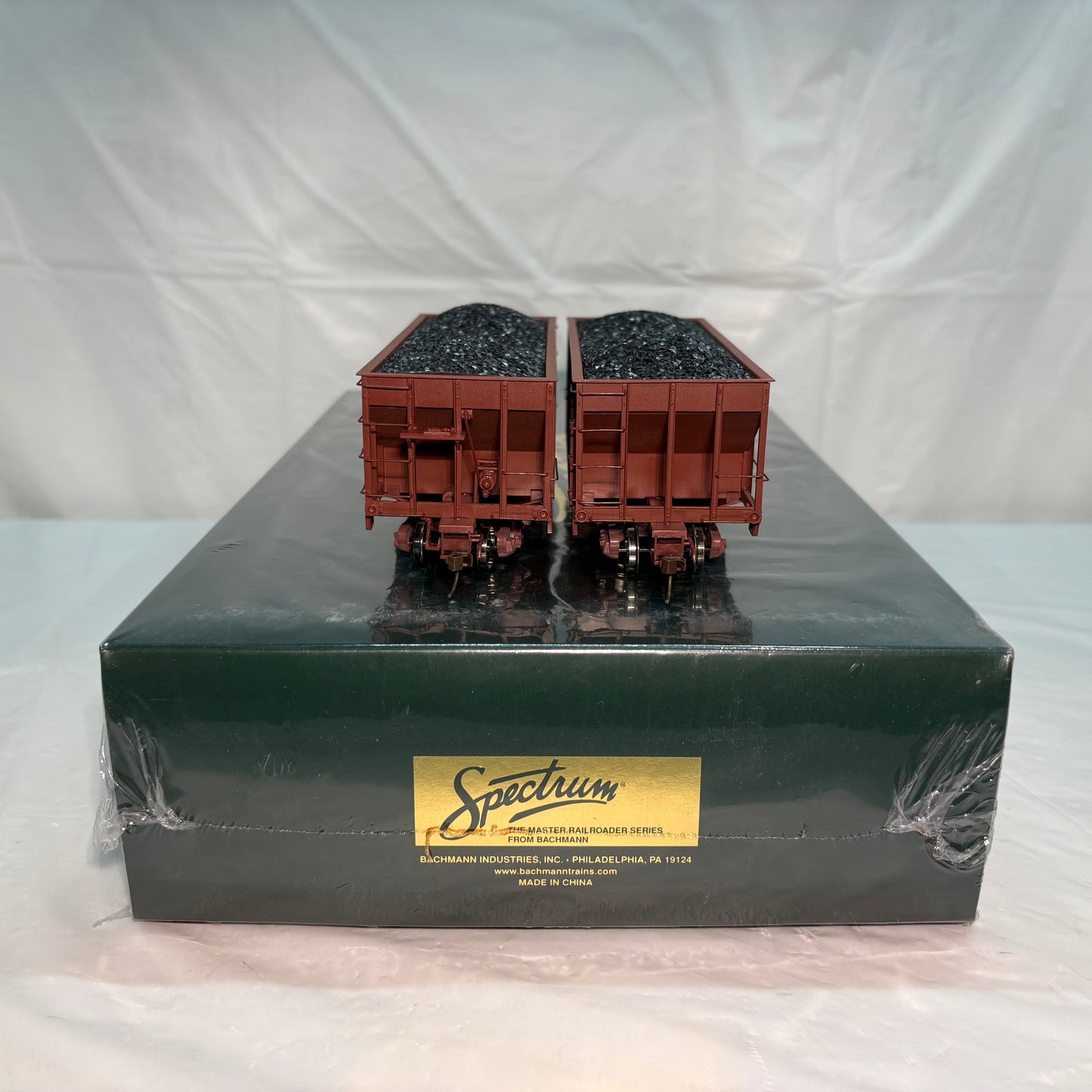 Bachmann Spectrum 27999 On30 Painted & Unlettered 2-Bay Steel Hopper (Oxide Red)