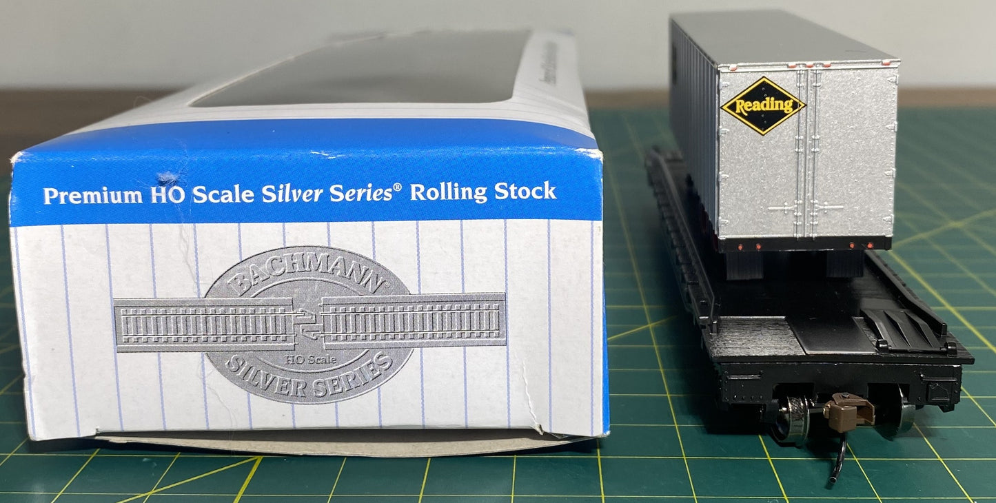 Bachmann 16704 Silver Series HO Flat Car W/Piggyback Trailer Reading