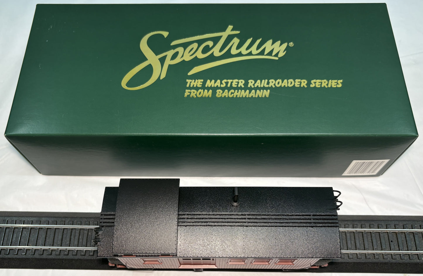 Bachmann Spectrum 26798 On30 Oxide Red Side Door Wooden Caboose with Interior Light