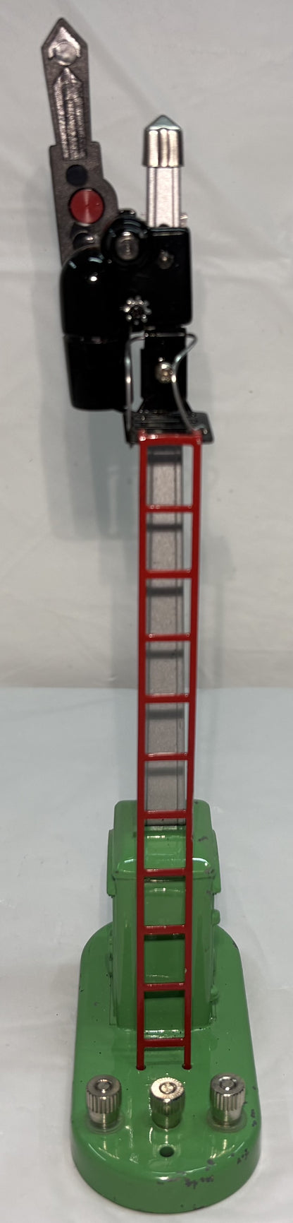 MTH 30-1075 O Gauge Green Base #151 Operating Semaphore