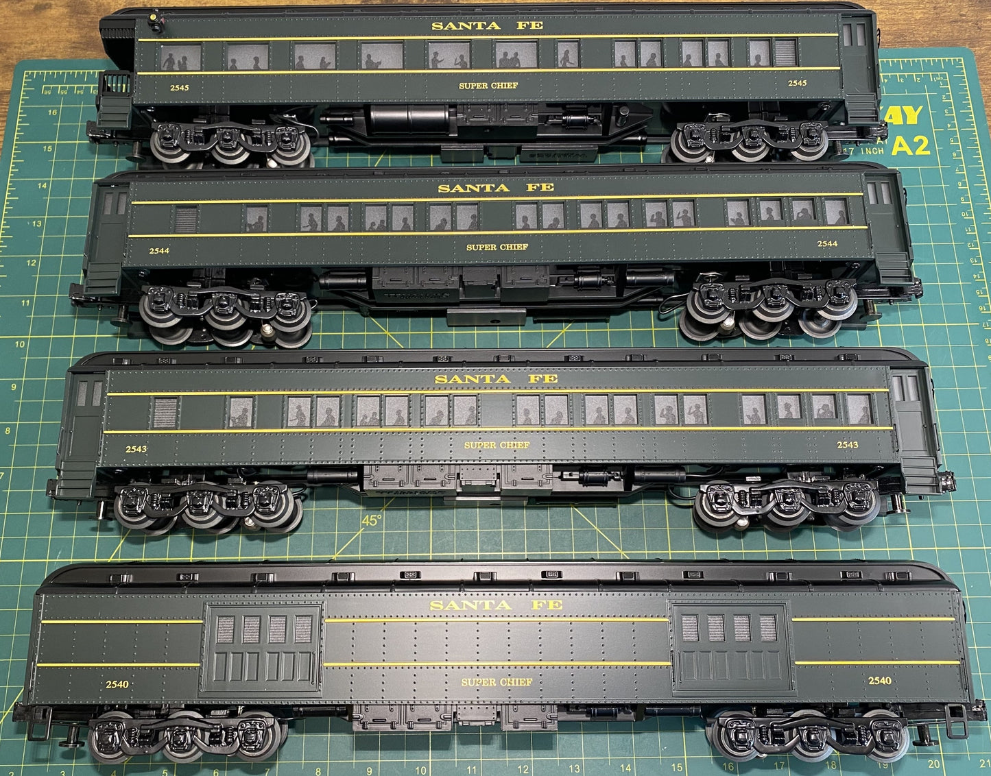 Williams 43354 Santa Fe 72’ Scale Heavyweights 4 Car Set