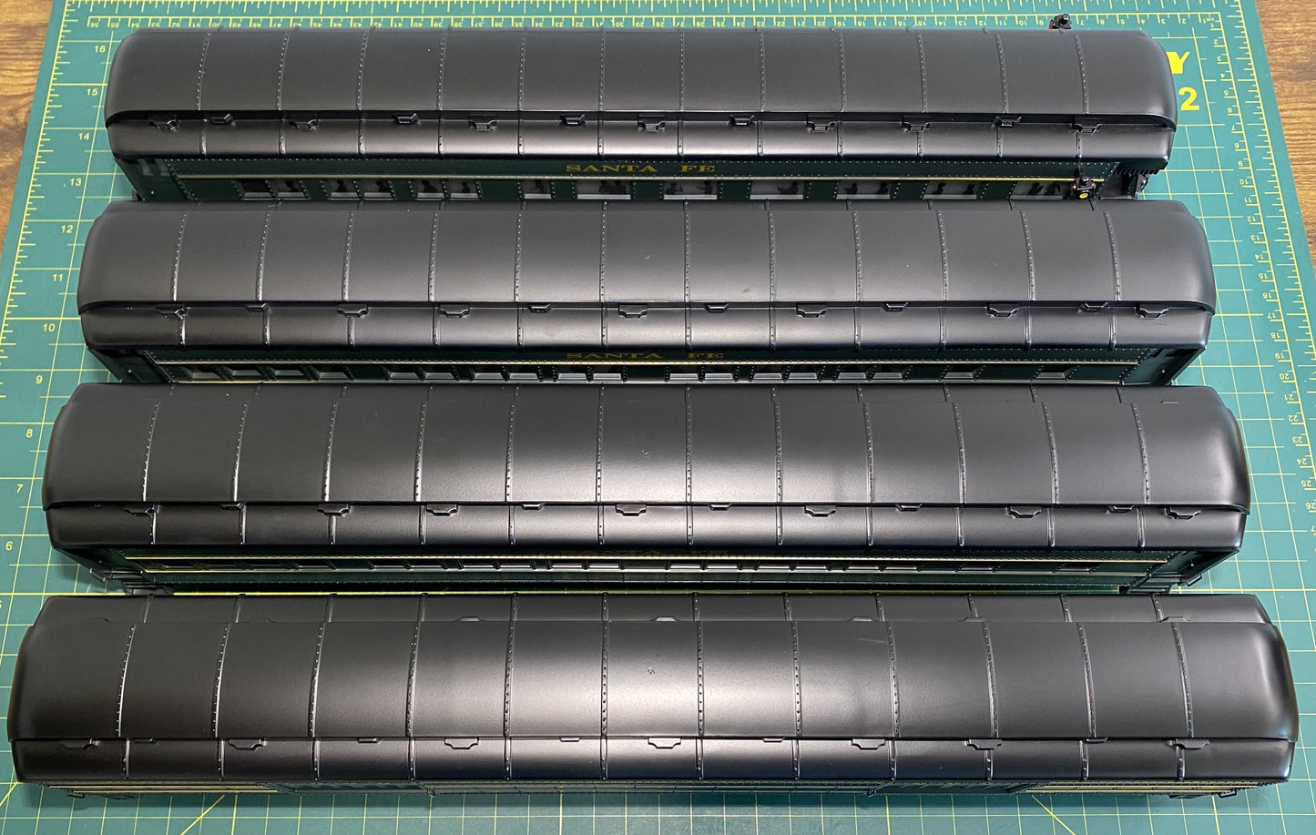 Williams 43354 Santa Fe 72’ Scale Heavyweights 4 Car Set