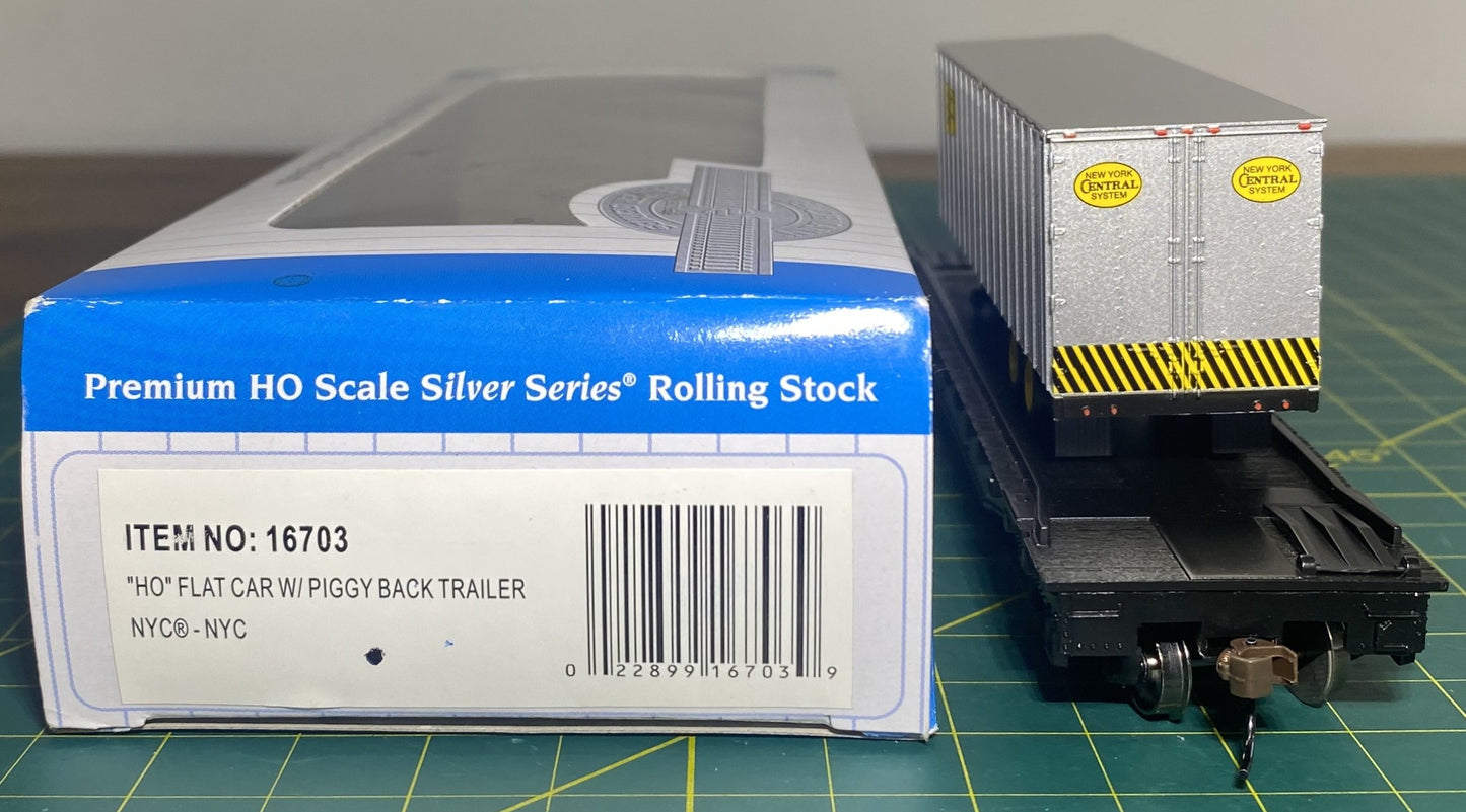 Bachmann Premium 16703 52' 6" Flatcar w/35' Piggyback Trailer NYC