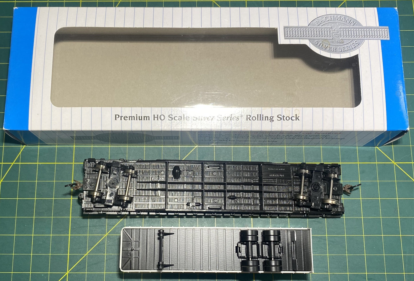 Bachmann Premium 16703 52' 6" Flatcar w/35' Piggyback Trailer NYC
