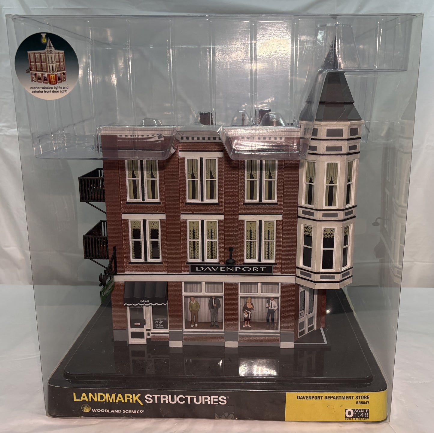 Woodland Scenics BR5847 O Gauge Davenport Department Store