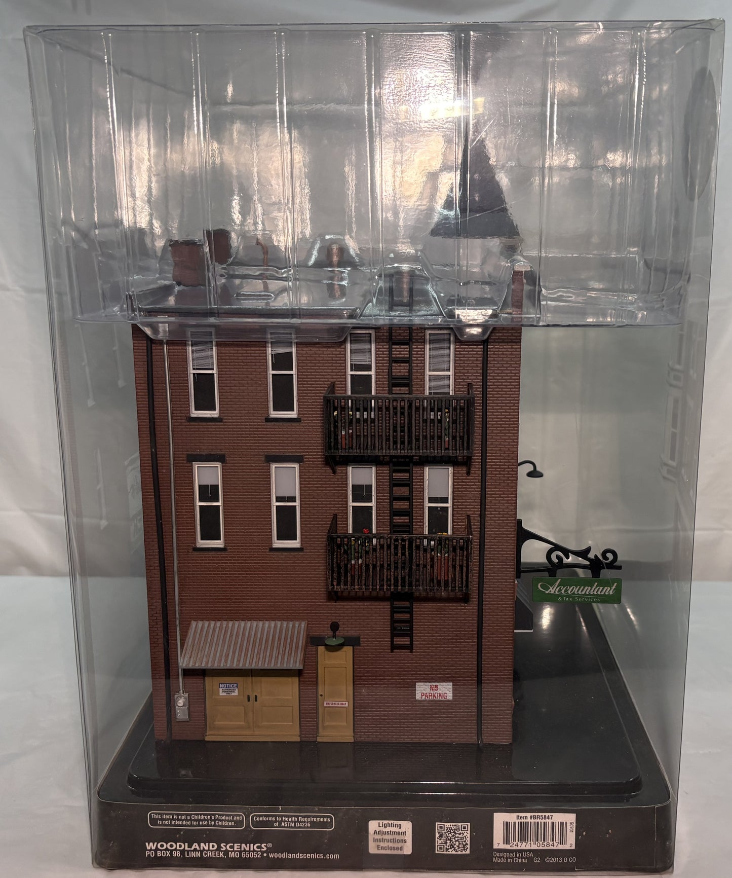 Woodland Scenics BR5847 O Gauge Davenport Department Store