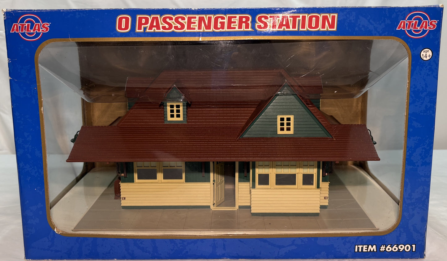 Atlas 66901 Built-Up Passenger Station