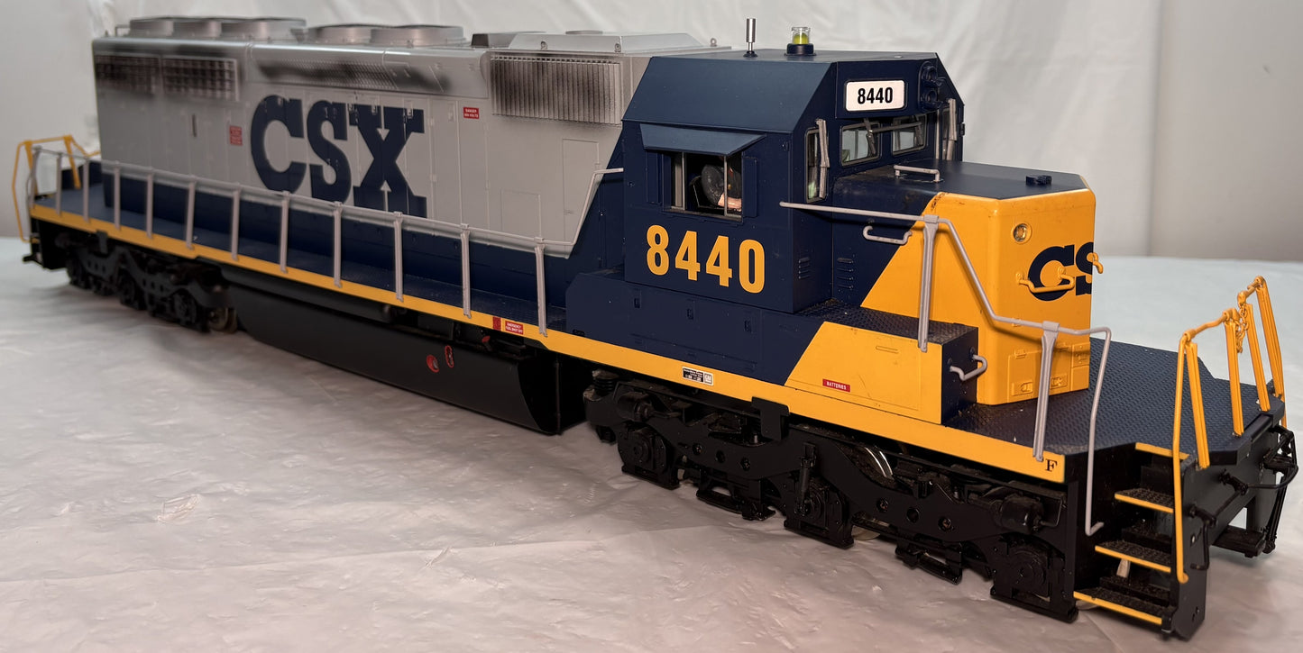USA Trains 22304 G CSX SD40-2 Powered Diesel Locomotive 8440