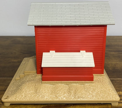 LIONEL #145-22 SWITCH STATION LIONELVILLE CONDUCTOR ASSEMBLED