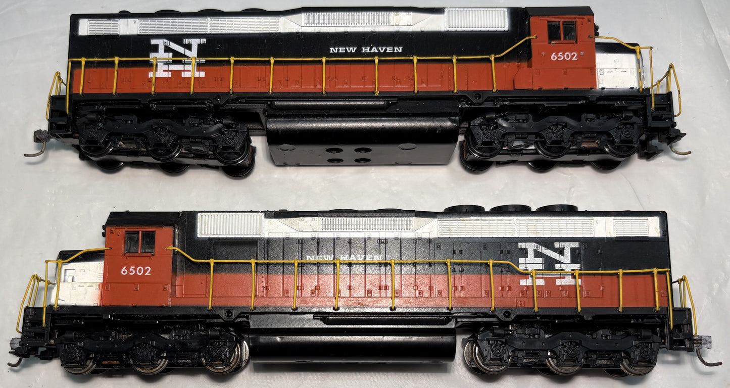 Athearn HO New Haven SD40 Powered & Non-Powered Diesel Locomotive #6502