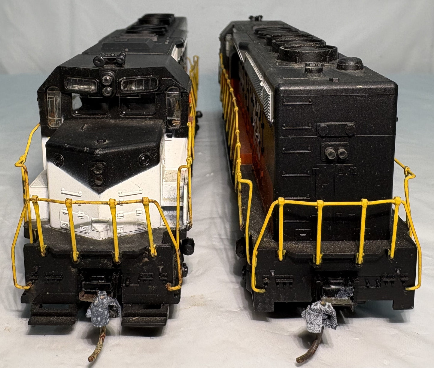 Athearn HO New Haven SD40 Powered & Non-Powered Diesel Locomotive #6502