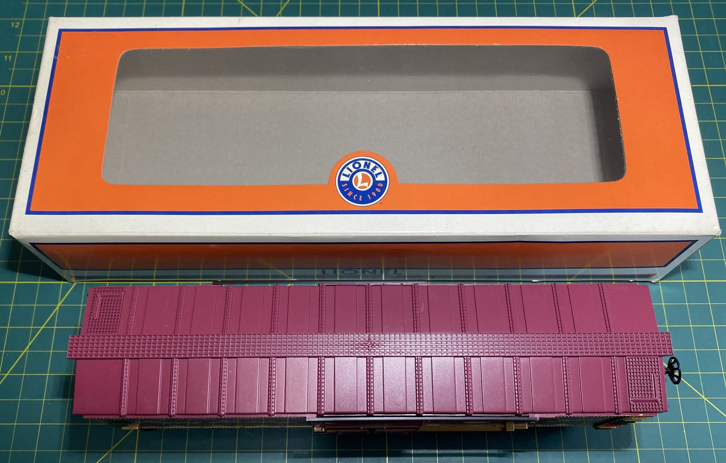Lionel Modern 6-29975 2011 Christmas Box Car