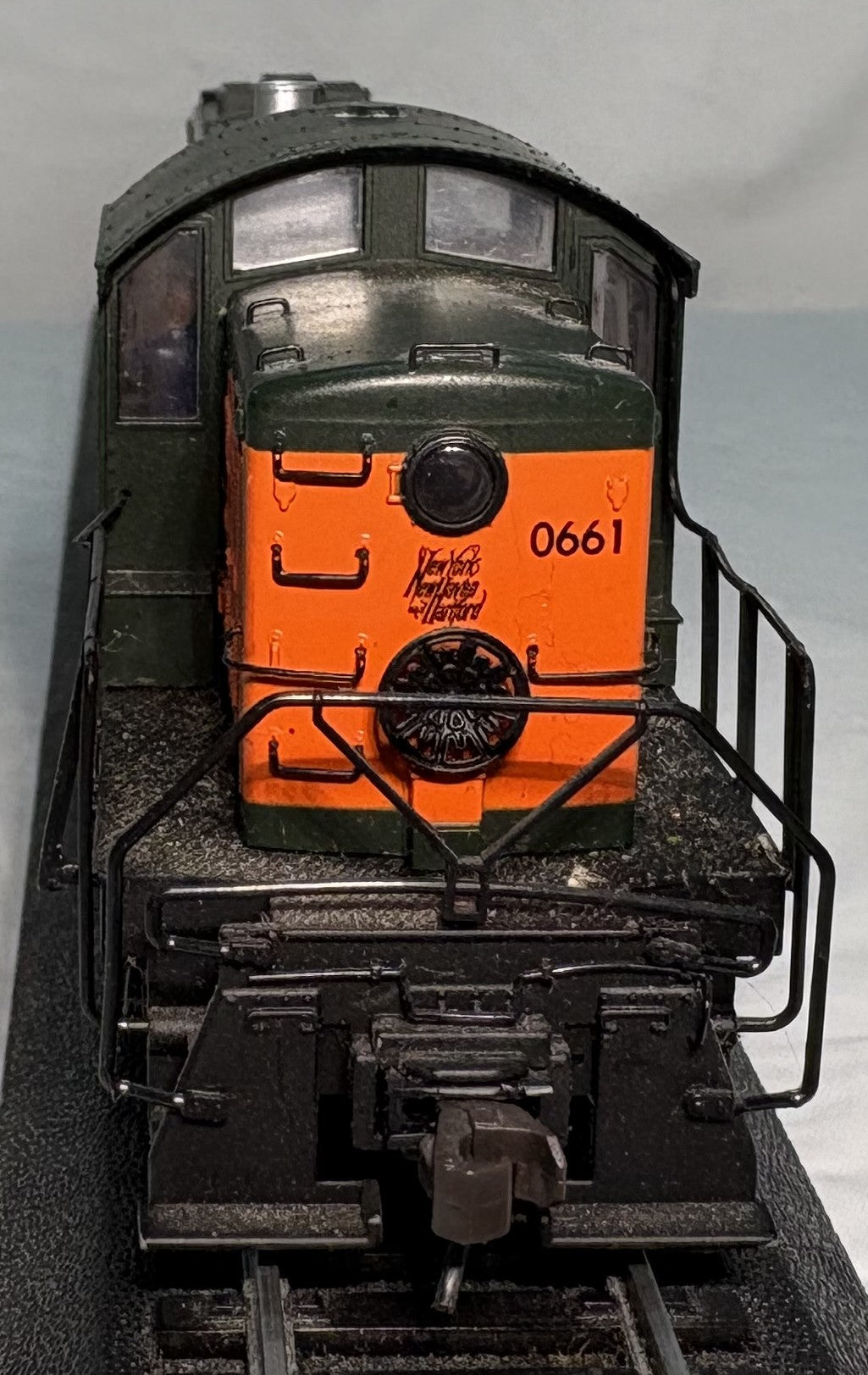 Atlas HO Scale New Haven NH Alco RS-1 Diesel Locomotive #0661