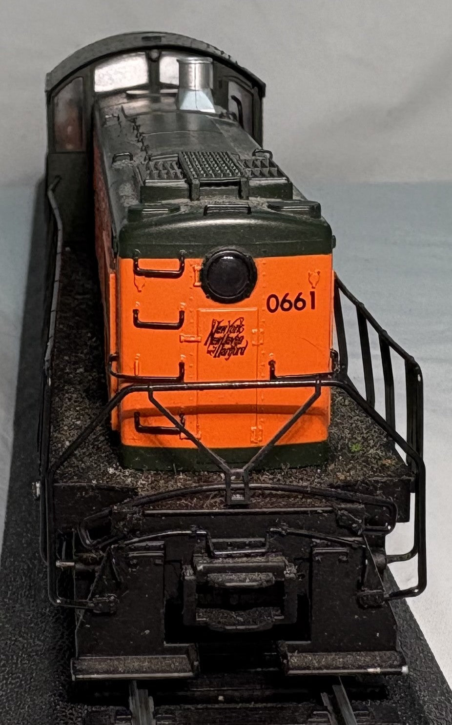 Atlas HO Scale New Haven NH Alco RS-1 Diesel Locomotive #0661