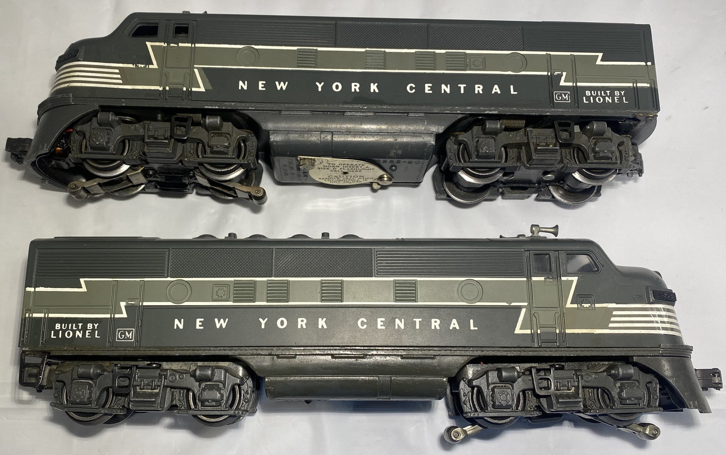 Lionel Post War 2354 F3 New York Central Diesel AA Units with Boxes