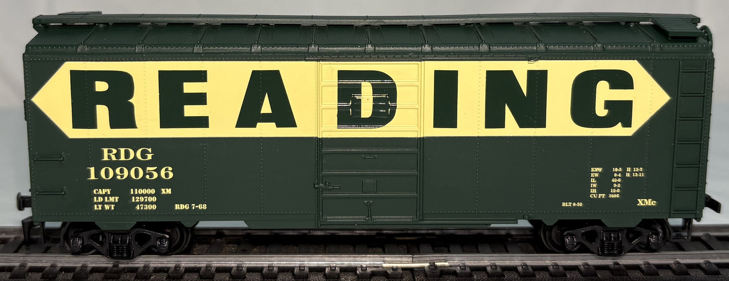Roundhouse 20501 RTR HO 40’ AAR Superior Door Box Car Reading