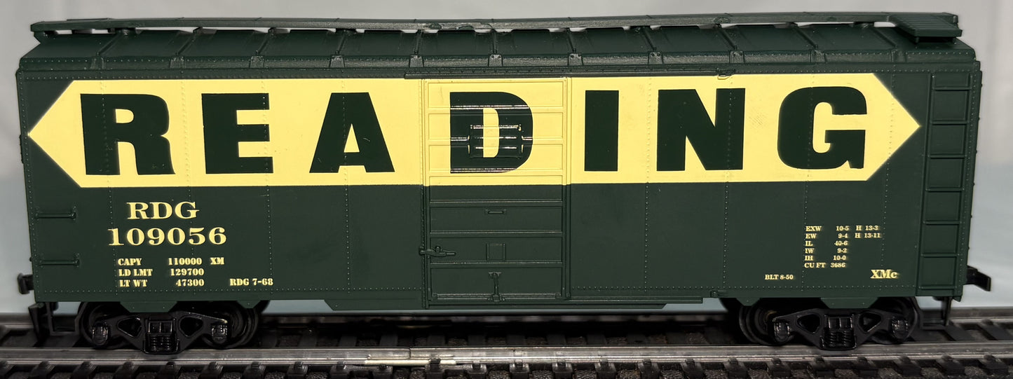 Roundhouse 20501 RTR HO 40’ AAR Superior Door Box Car Reading