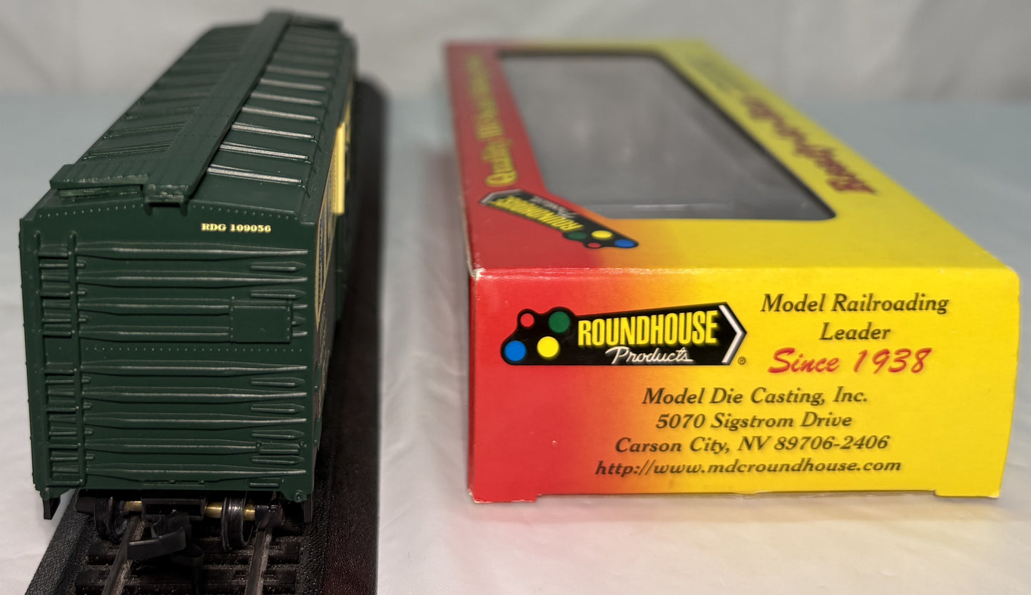 Roundhouse 20501 RTR HO 40’ AAR Superior Door Box Car Reading