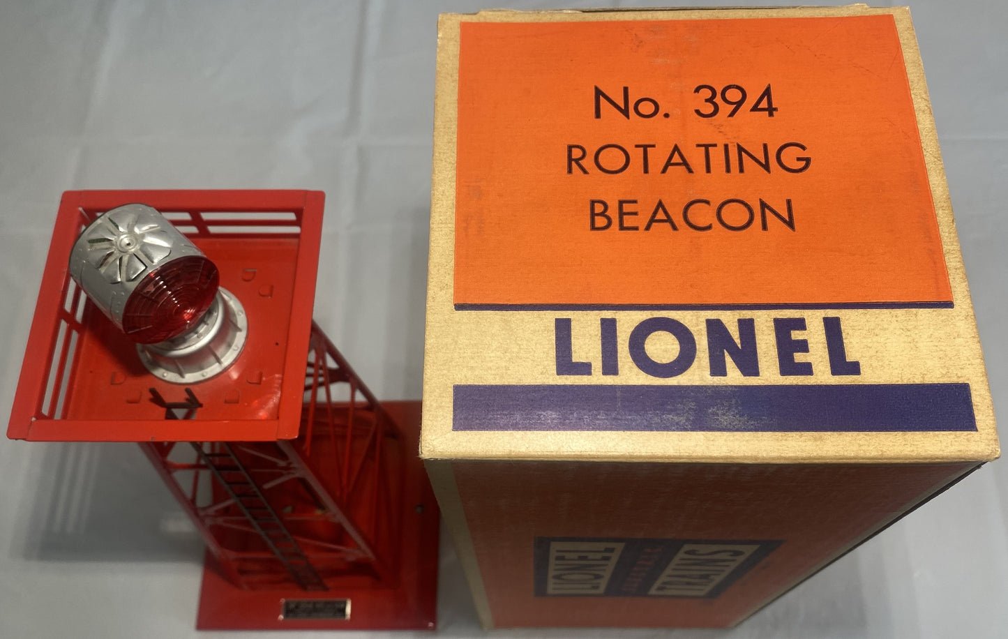 Lionel Post War 394 Red Rotating Beacon