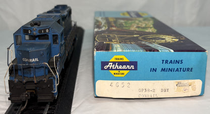 Athearn 4652 HO Conrail GP38-2 Diesel Locomotive (Dummy) #8276