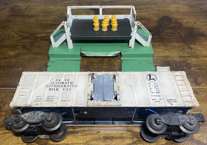 Lionel Post War 3472 Operating Milk Car with Platform
