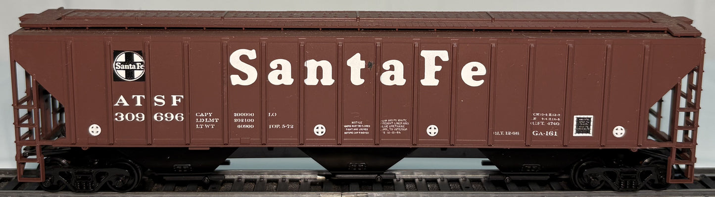 Athearn 5301 HO 54 Ft Covered Hopper Santa Fe