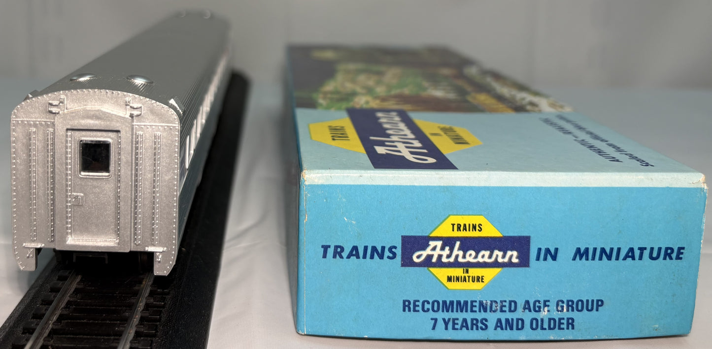 Athearn 1819 HO Amtrak Streamlined Coach Car #5221