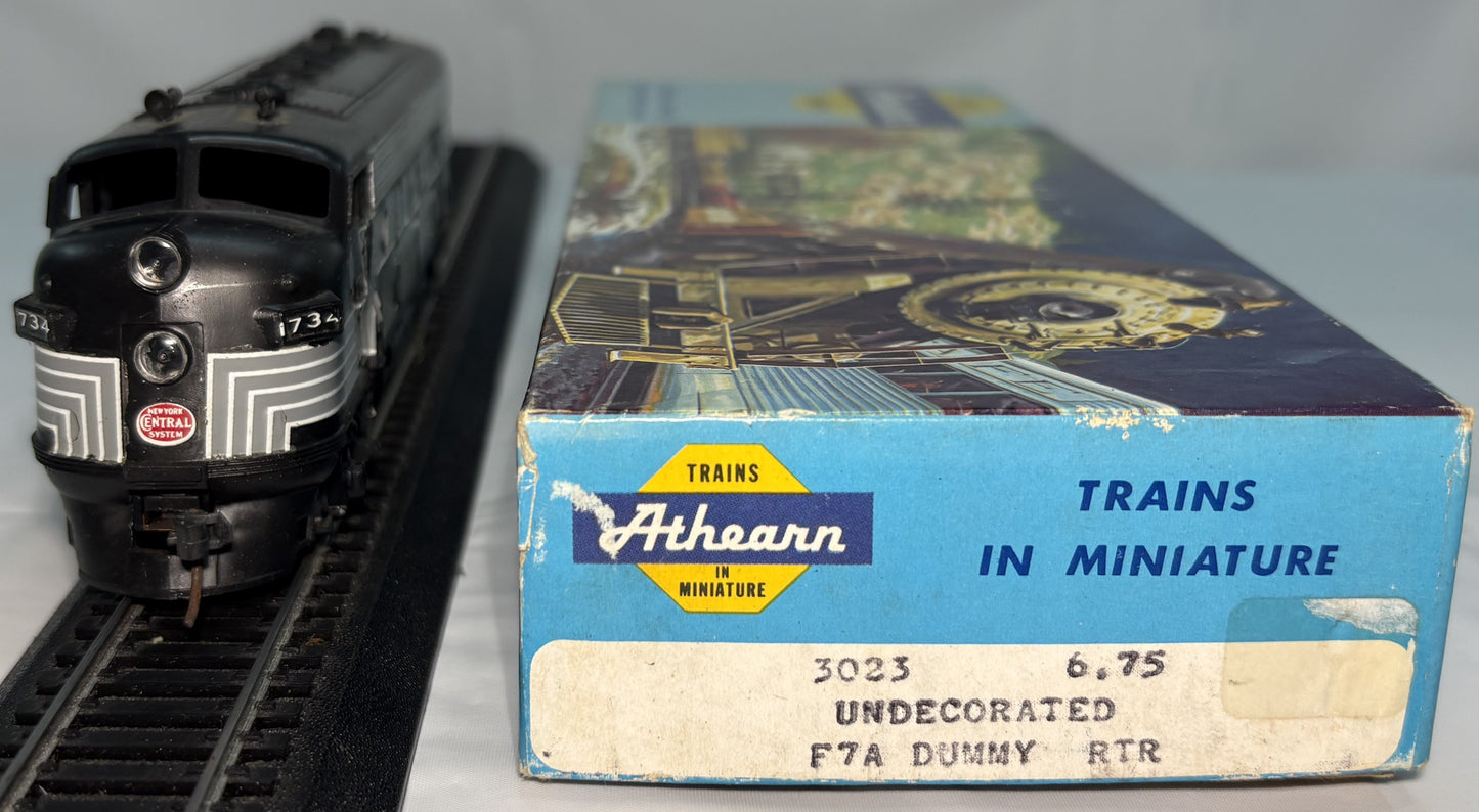 Athearn 3023 HO F7A Dummy Undecorated Locomotive