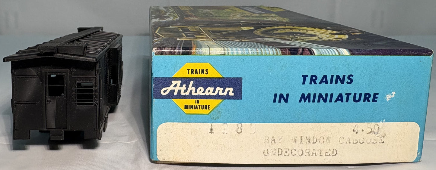 Athearn 1285 HO Bay Window Caboose Undecorated