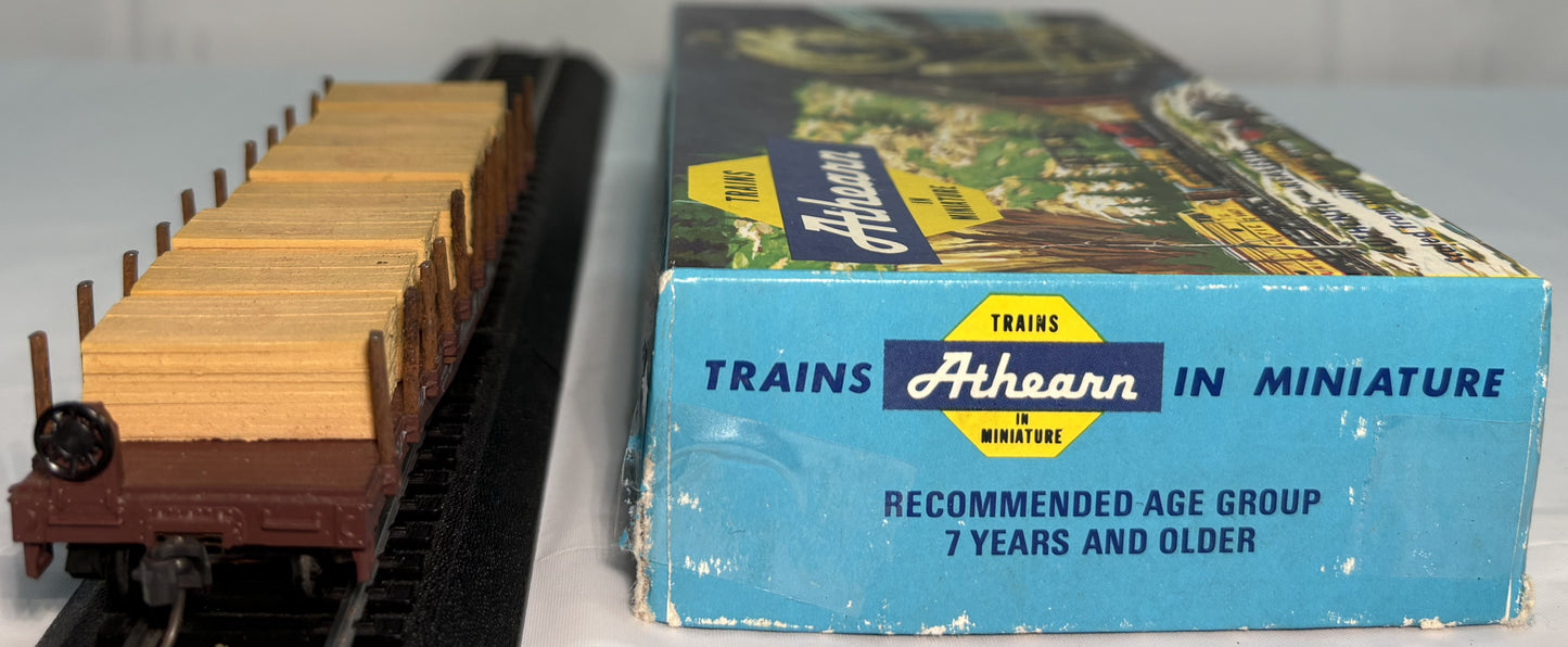 Athearn 1348 HO Southern Pacific 40ft Flat Car w/ Stakes