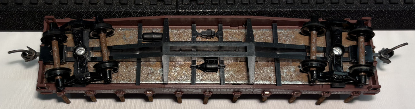 Athearn 1348 HO Southern Pacific 40ft Flat Car w/ Stakes