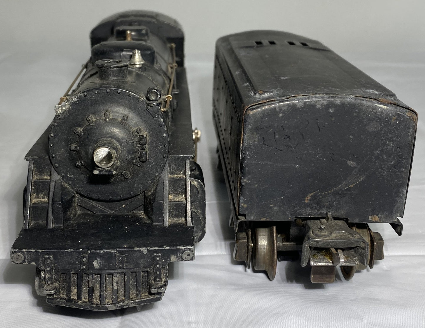 Lionel Pre War #1684  Steam Locomotive and Tender 2689W