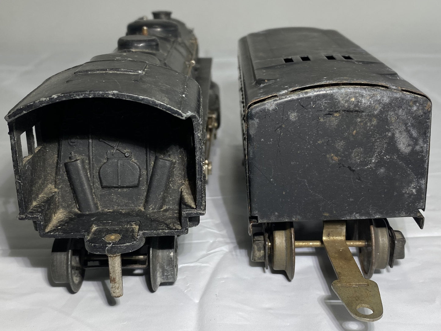 Lionel Pre War #1684  Steam Locomotive and Tender 2689W